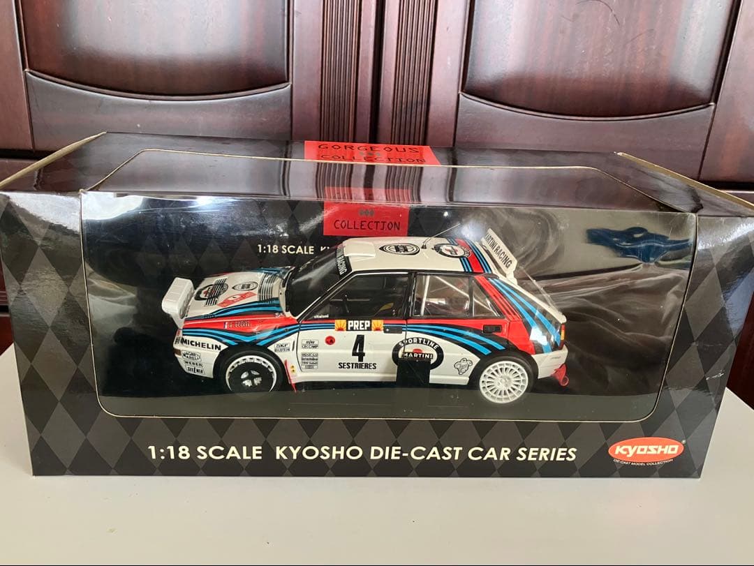 「おはよう様」専用 1/18 京商Lancia Delta Integrale