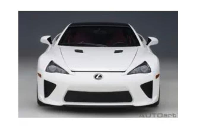 レクサス AUTOart 1/18 LEXUS LFA カーボンルーフ
