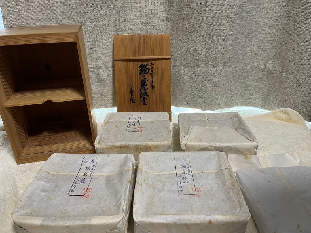 《美品》輪島塗　石川堂謹製　重箱　四段重 工芸品