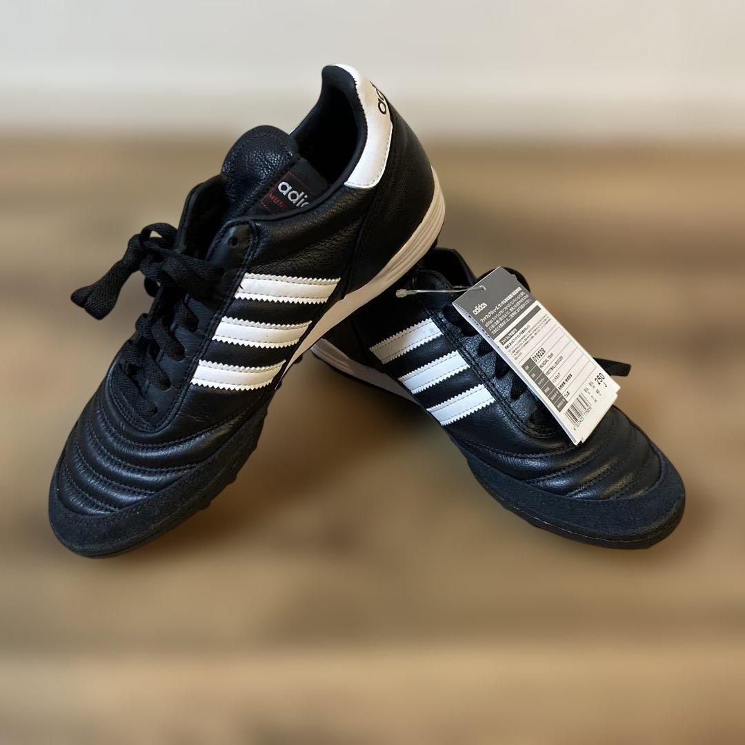 美品　未使用　adidas MUNDIAL TEAM トレーニングシューズ 25