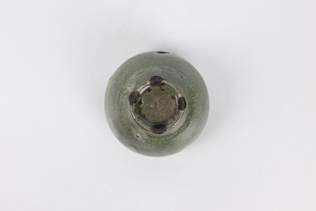 高麗時代後期（14世紀）青磁 象嵌 小壺　雲鶴文系　高麗青磁 FF01-09