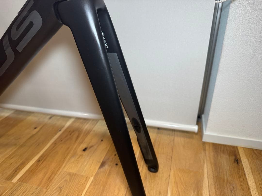 フレームセットFOCUS IZALCO MAX DISC 9　2022年