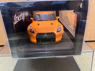 1/18 Liberty Walk Nissan GT-R ミニカー オレンジ