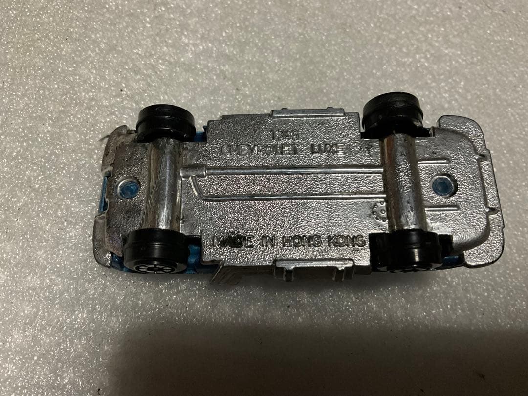 ミニカー3台。昭和時代。【シボレー、ダルマセリカ、ブタケツローレル　キズあり】。