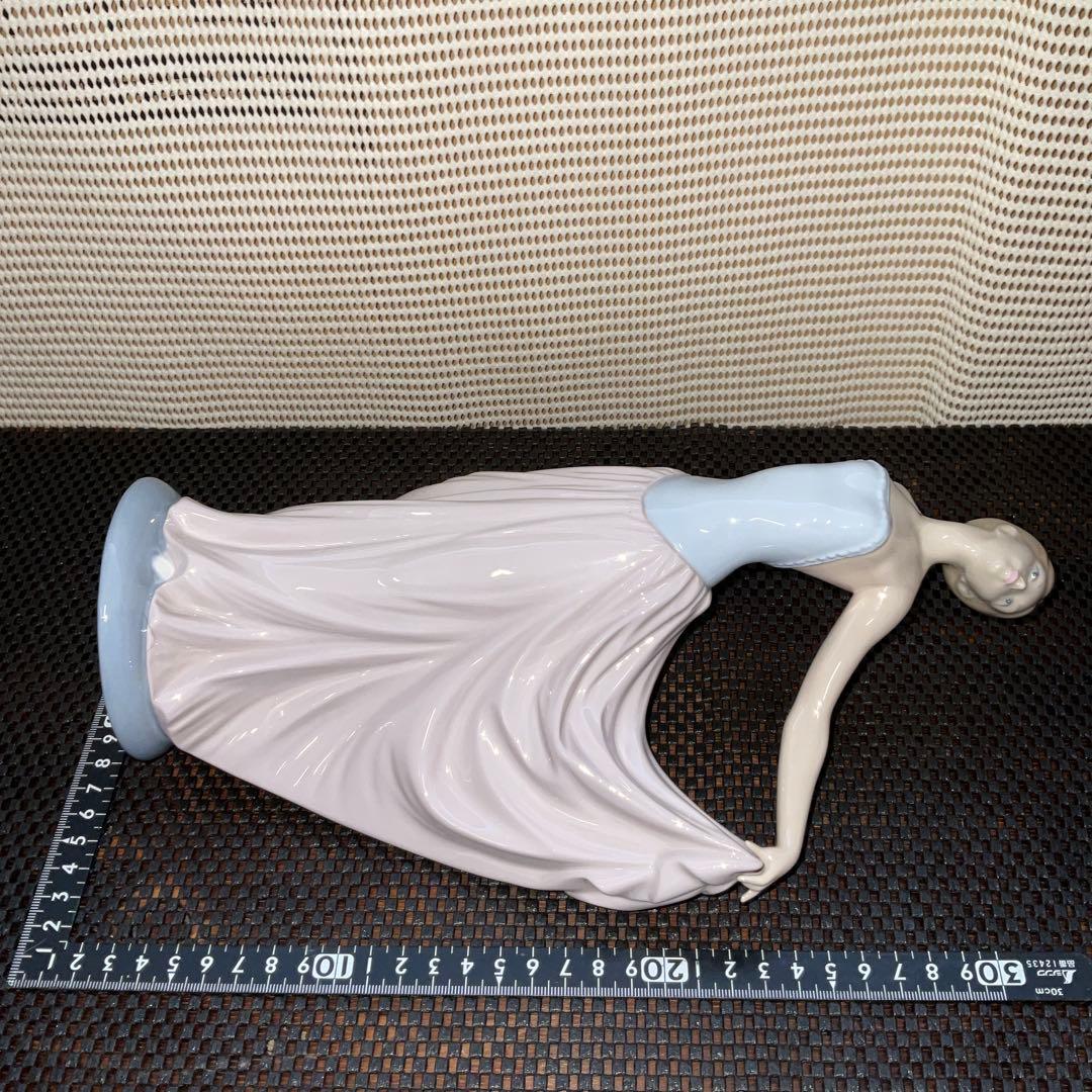 リヤドロ　LLADRO 踊る少女
