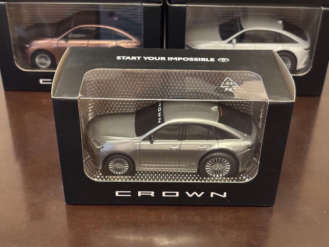 トヨタ　クラウンセダン　プルバックミニカー　6色セット