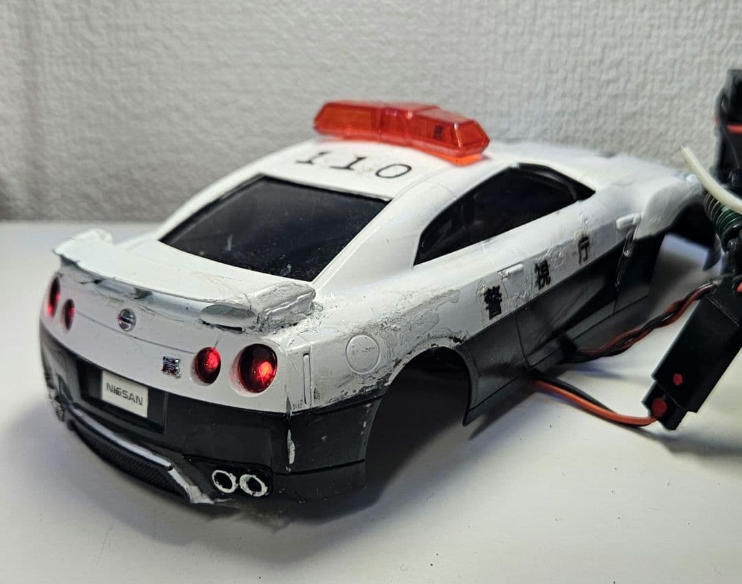 ミニ四駆モーター積載 MR-03W シャーシ ボディ2個付き 赤色灯点灯 改造品