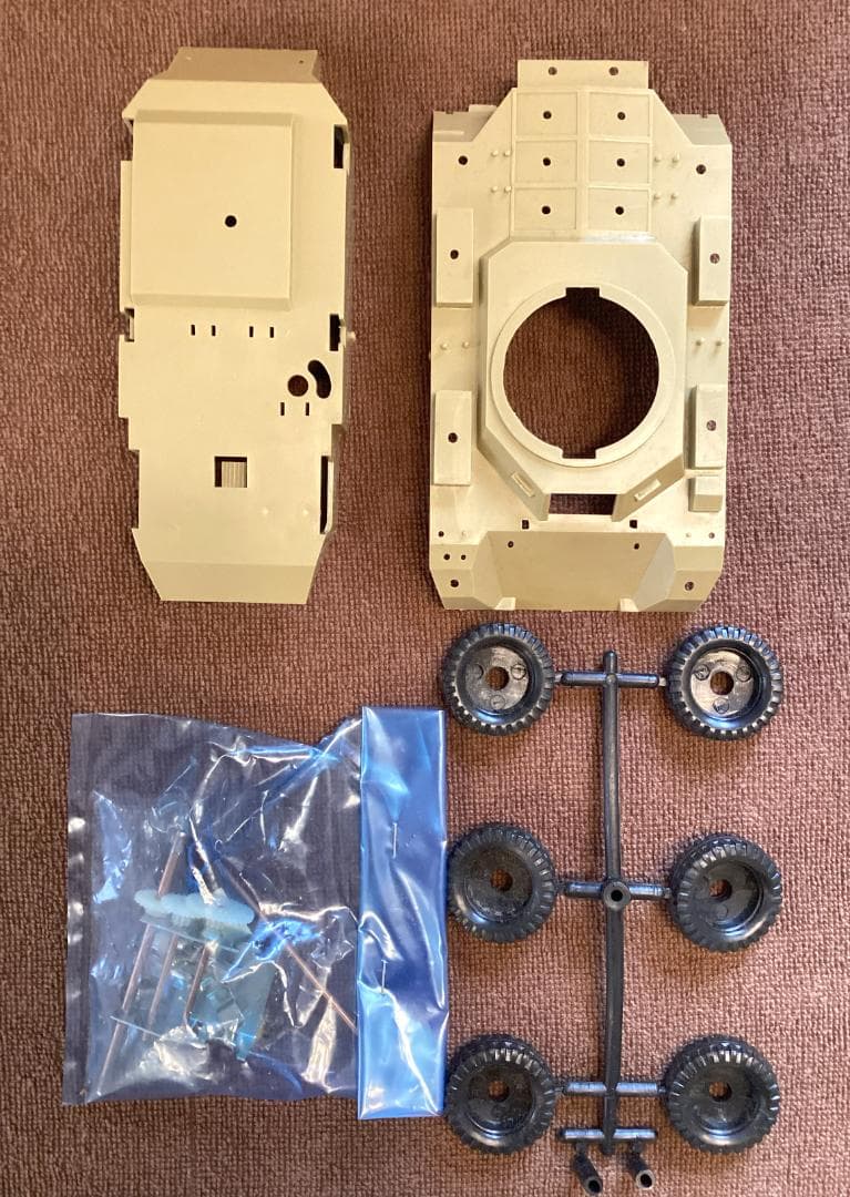 タミヤ 1/35 イギリス サラディン装甲車MkⅡ・ 25ポンド砲 小鹿