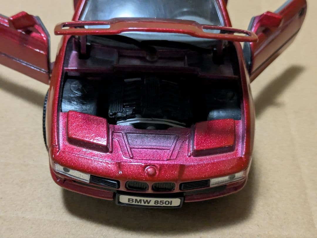  850i　1/24　ミニカー