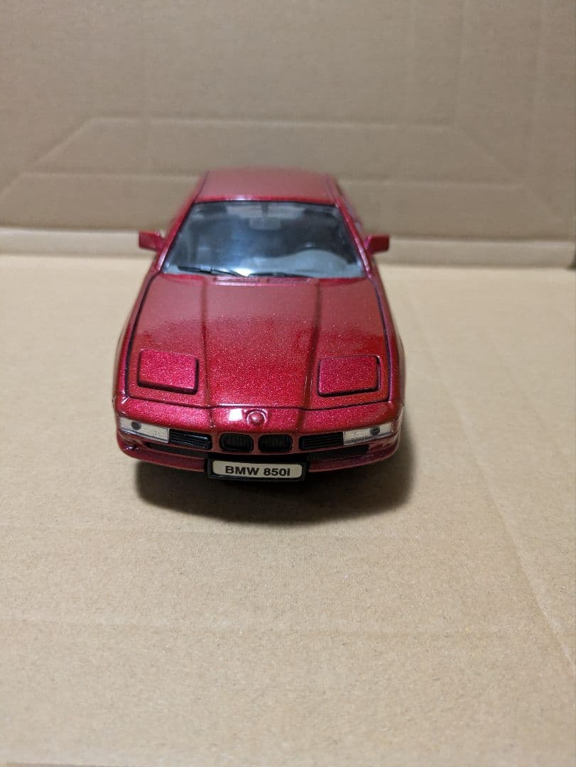  850i　1/24　ミニカー
