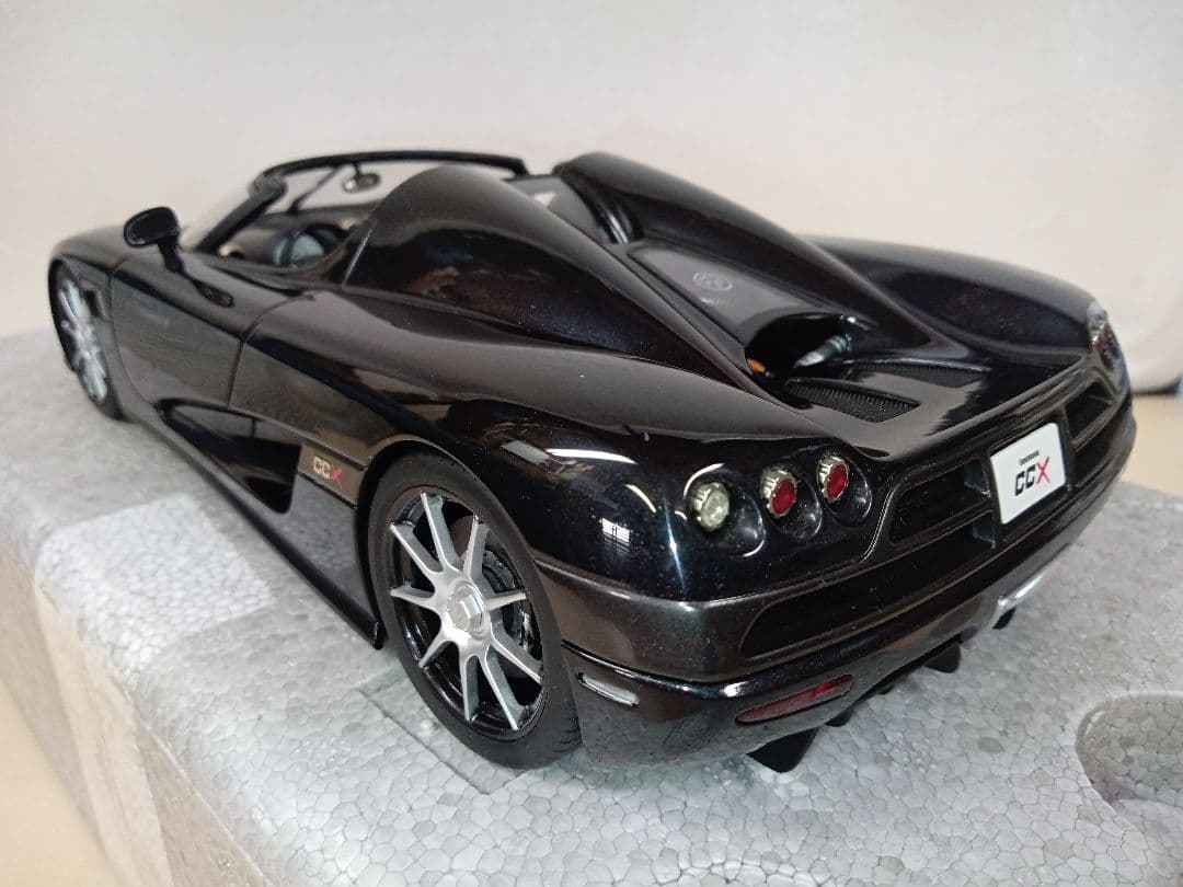 オートアート 1/18 ケーニグセグCCX 黒 ミニカー