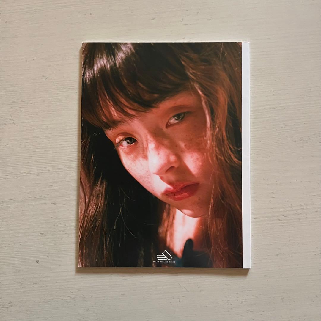 モトーラ世理奈 草野庸子 写真集 サイン入り
