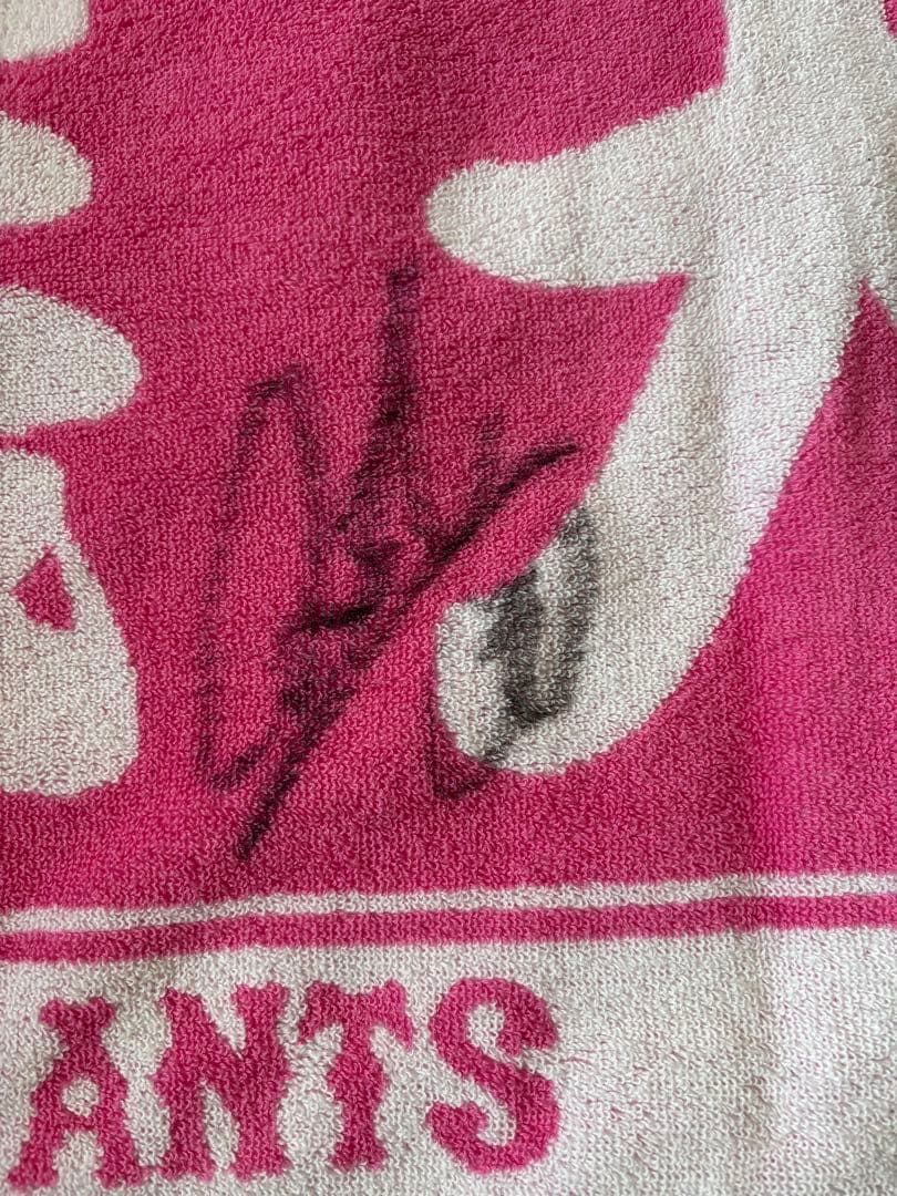 読売ジャイアンツ　湯浅大サイン入りTシャツ　サイン入りタオル