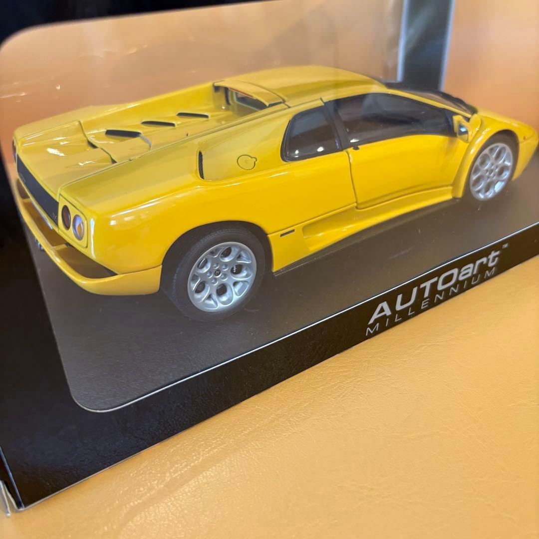 オートアート 1/18 ランボルギーニ ディアブロ6.0（イエロー）