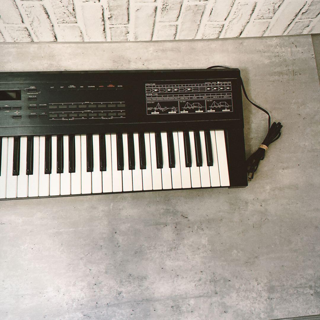 【音出し確認済】Roland D-10 シンセサイザー