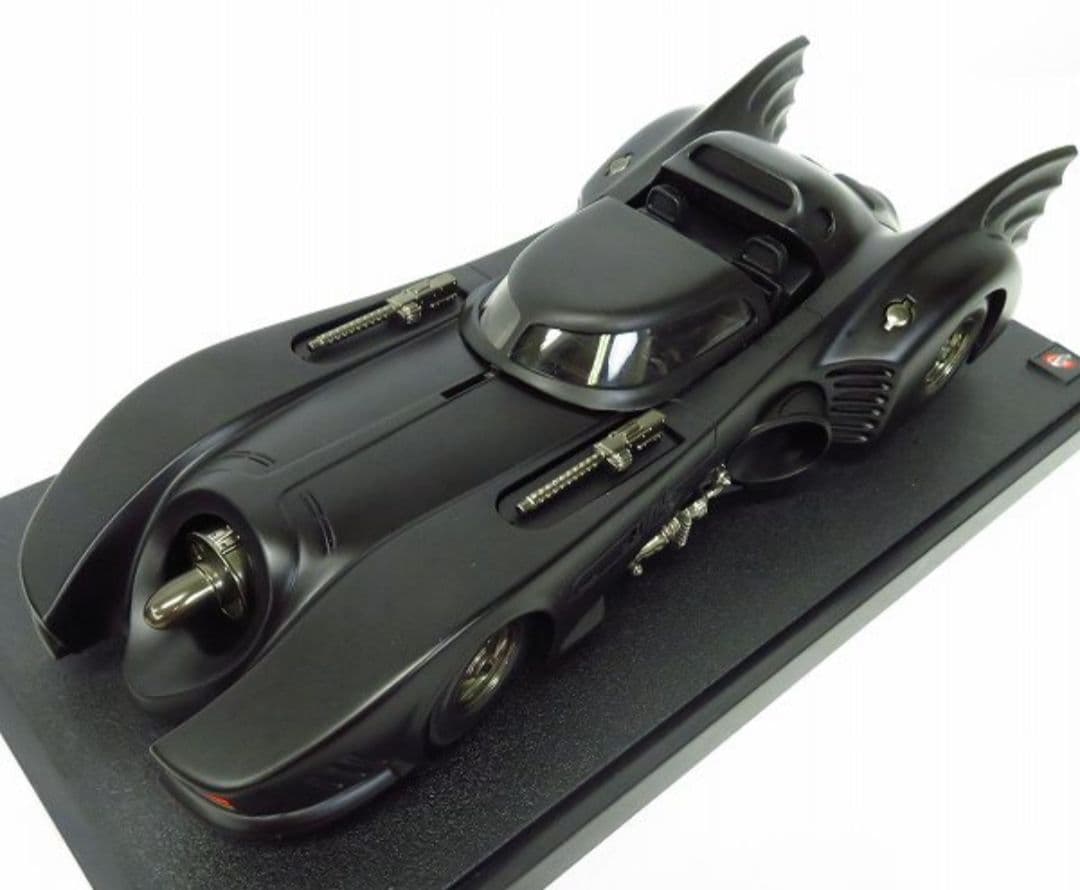 【未使用】ホットウィール　1/18バットモービル バットマンリターンズ版　美品