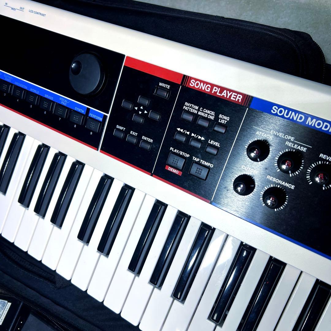 【美品】Roland 61鍵 シンセサイザー JUNO-DI-WH ホワイト
