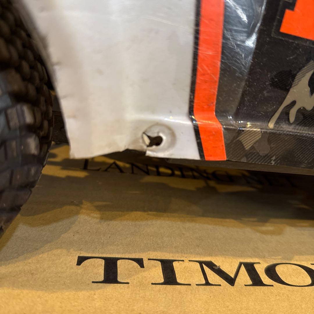 TRAXXAS UDR 左前破損 ジャンク