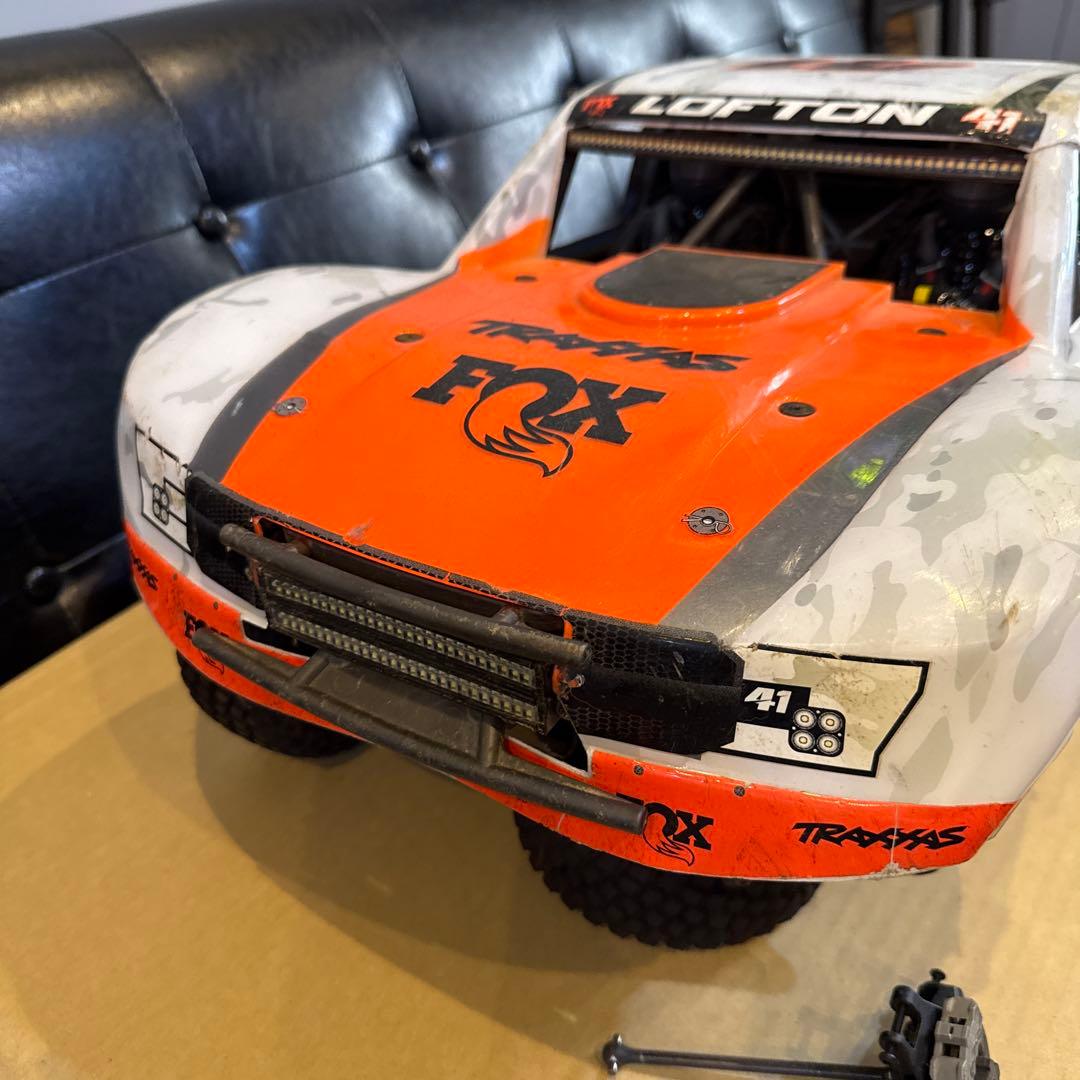 TRAXXAS UDR 左前破損 ジャンク