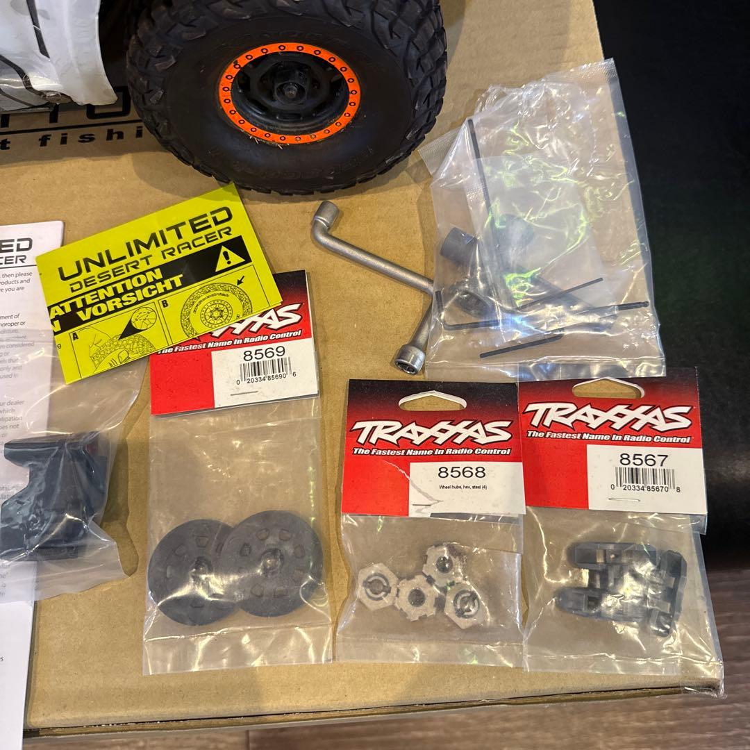 TRAXXAS UDR 左前破損 ジャンク