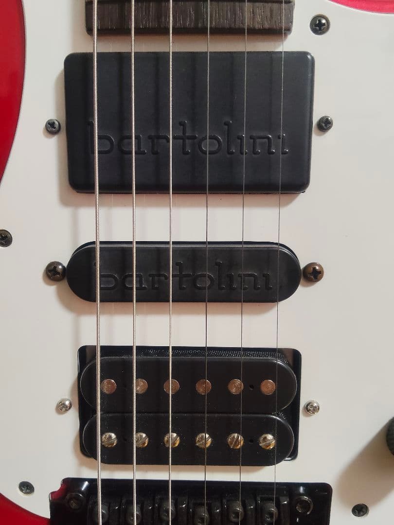 Moon Guitars / Bartolini & DiMarzio搭載モデル