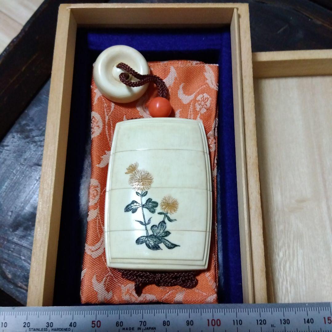 【値下げ】印籠　饅頭根付　珊瑚緒締　花鳥図　天然素材　上桐箱＆保護布付