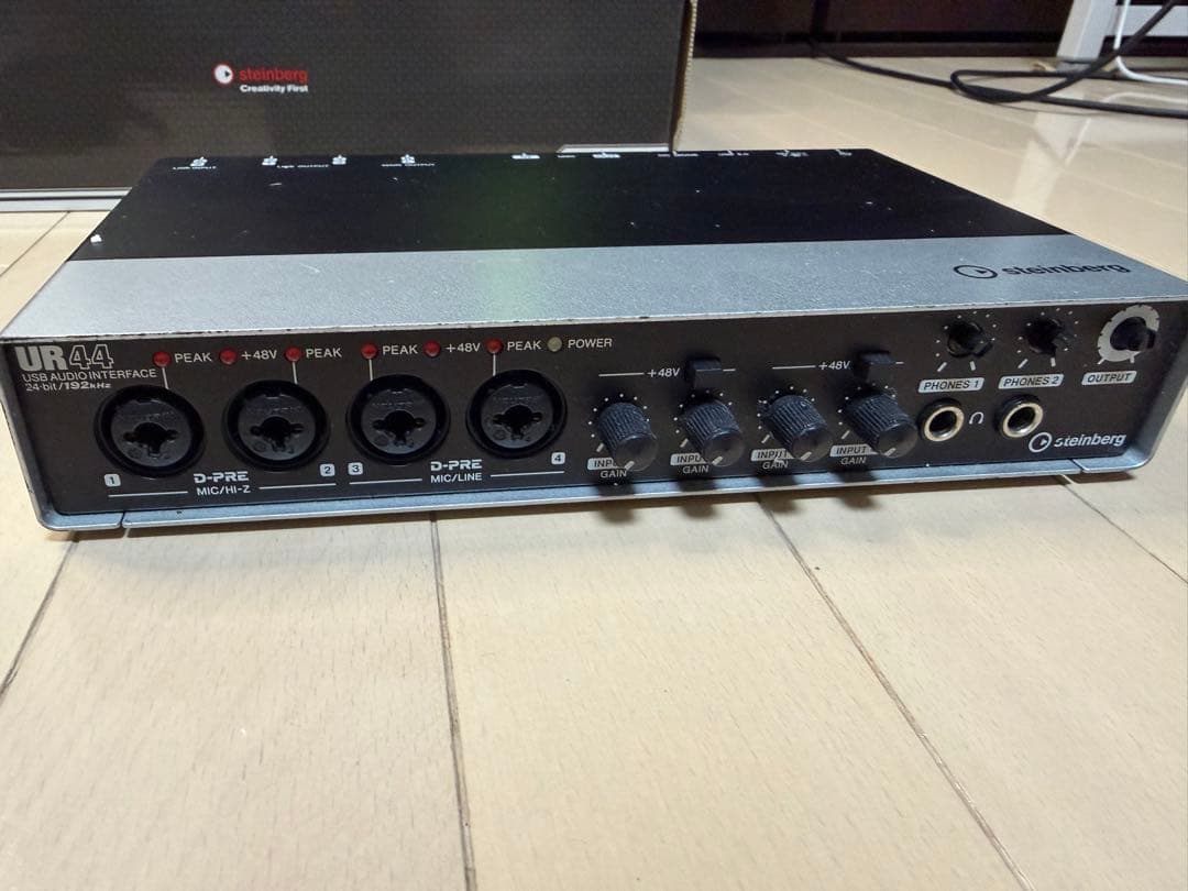 Steinberg UR44 オーディオインターフェイス