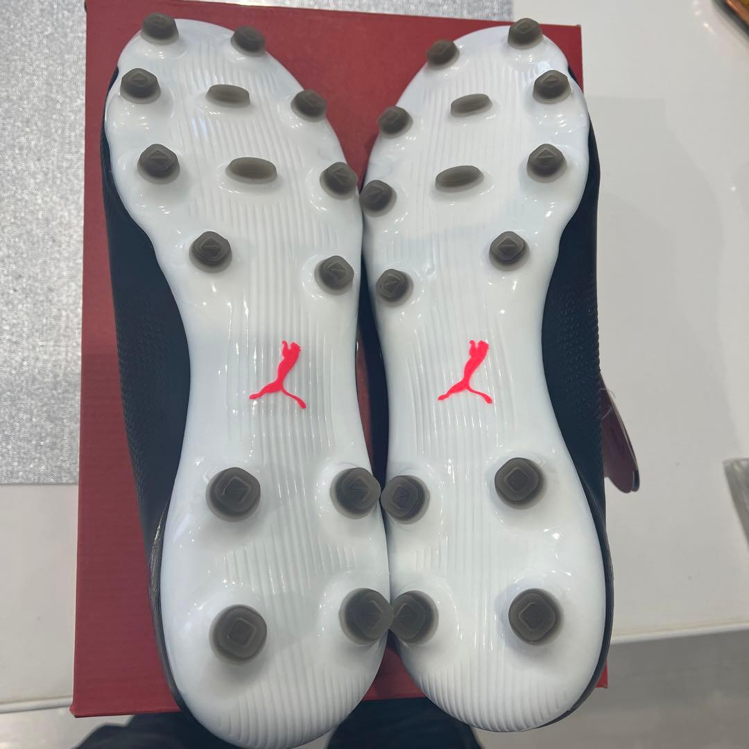 PUMA プーマ キングアルティメットHG/AG 黒色/白サイズ27.0