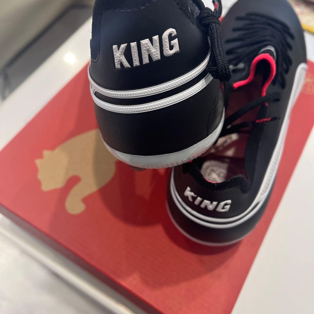 PUMA プーマ キングアルティメットHG/AG 黒色/白サイズ27.0