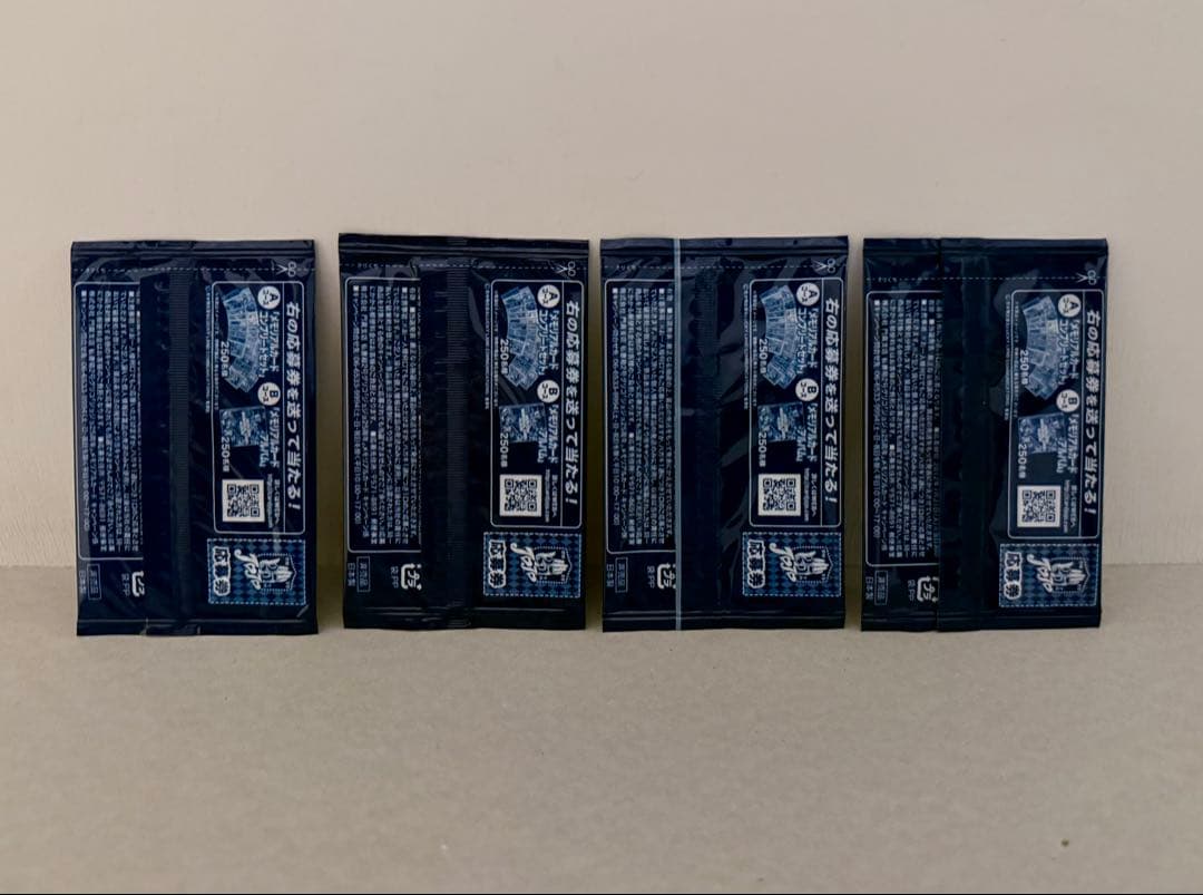 ジョジョ　25周年　メモリアルカード　4枚セット