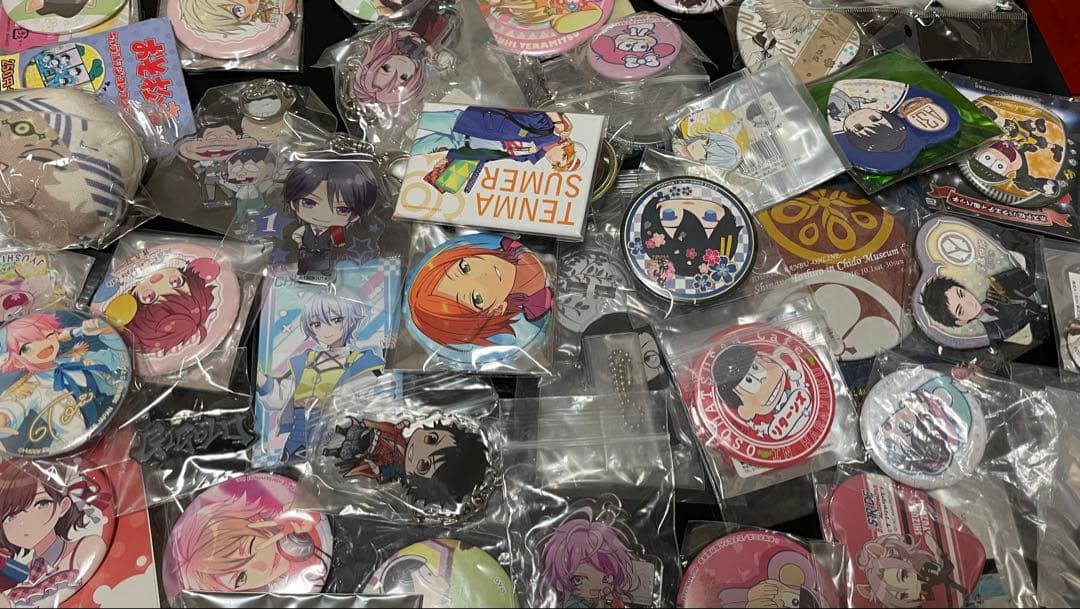 ⑨アニメグッズ まとめ売り 大量 60点 缶バッジ アクキー