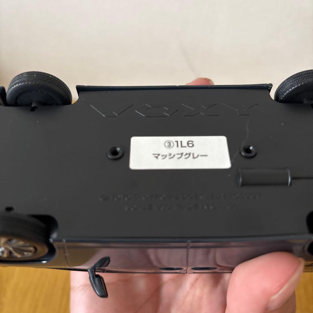 トヨタヴォクシーカラーサンプルミニカー