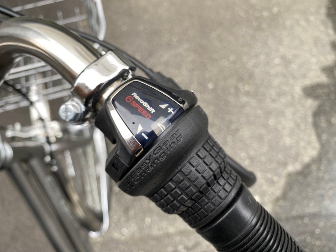 《大阪市・引取限定》26インチ自転車　オートライト・６段変速