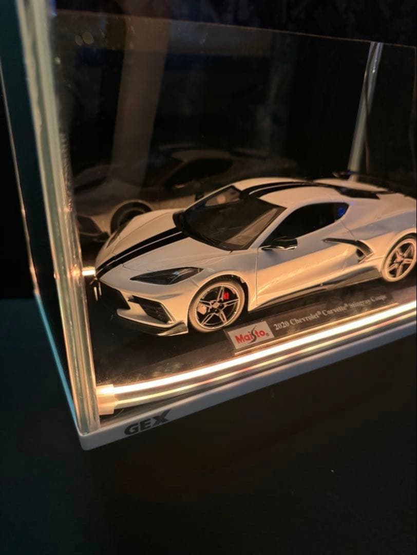 【世界に一つ‼️】大人気 1/18 ジオラマ LED 展示 鑑賞用 模型 ミニカー