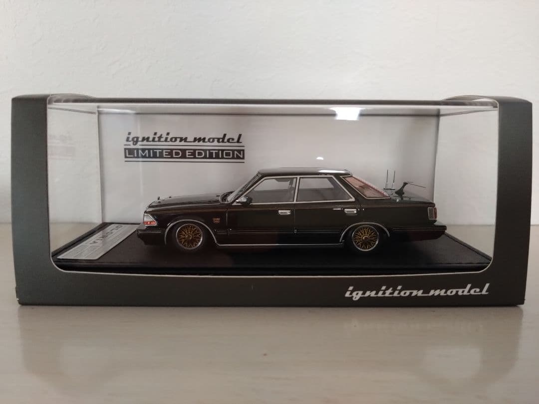 イグニッションモデルY30 グロリアVIP 1/43