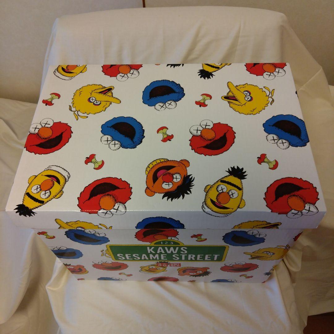 KAWS x SESAME STREETぬいぐるみコンプリートボックス ユニクロ