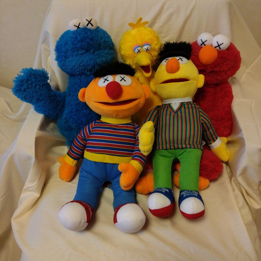 KAWS x SESAME STREETぬいぐるみコンプリートボックス ユニクロ
