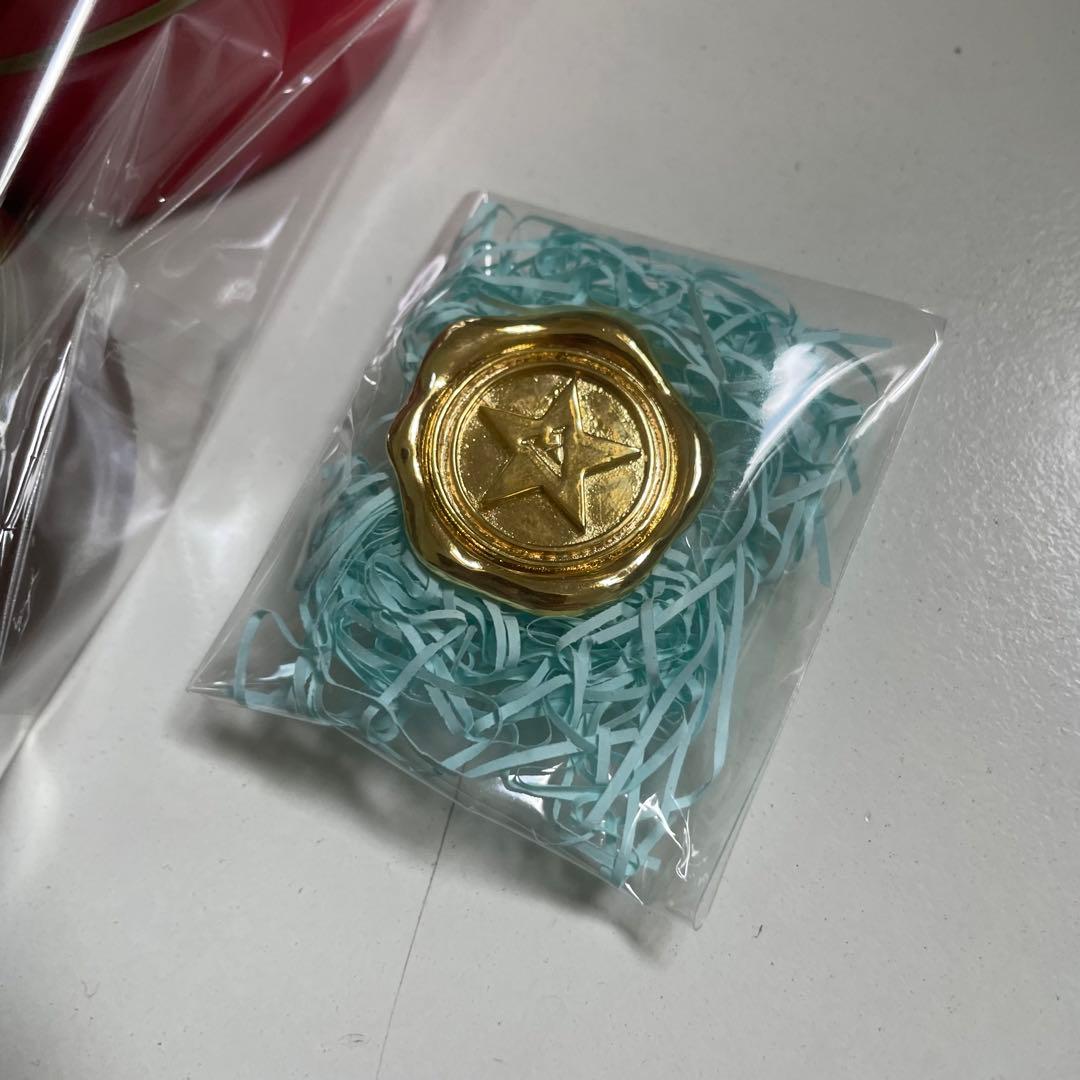 学園アリス kabott コラボ ベア 赤 ピンブローチ 缶入りブラシ