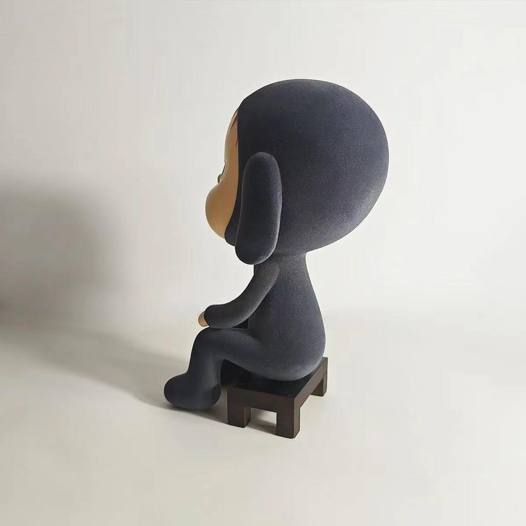 奈良 美智 Sleepless Night (Sitting)