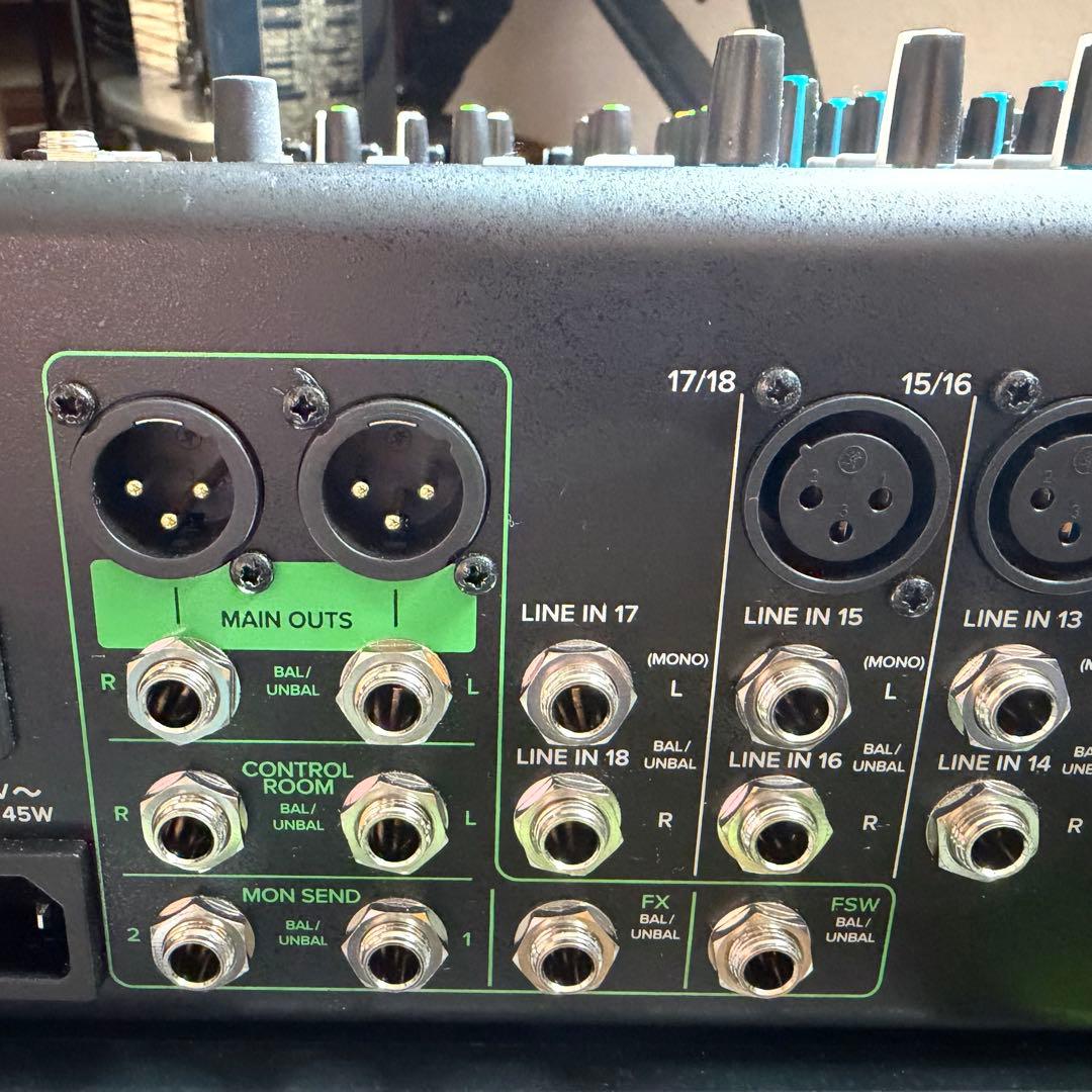 Mackie ONYX16アナログミキサー