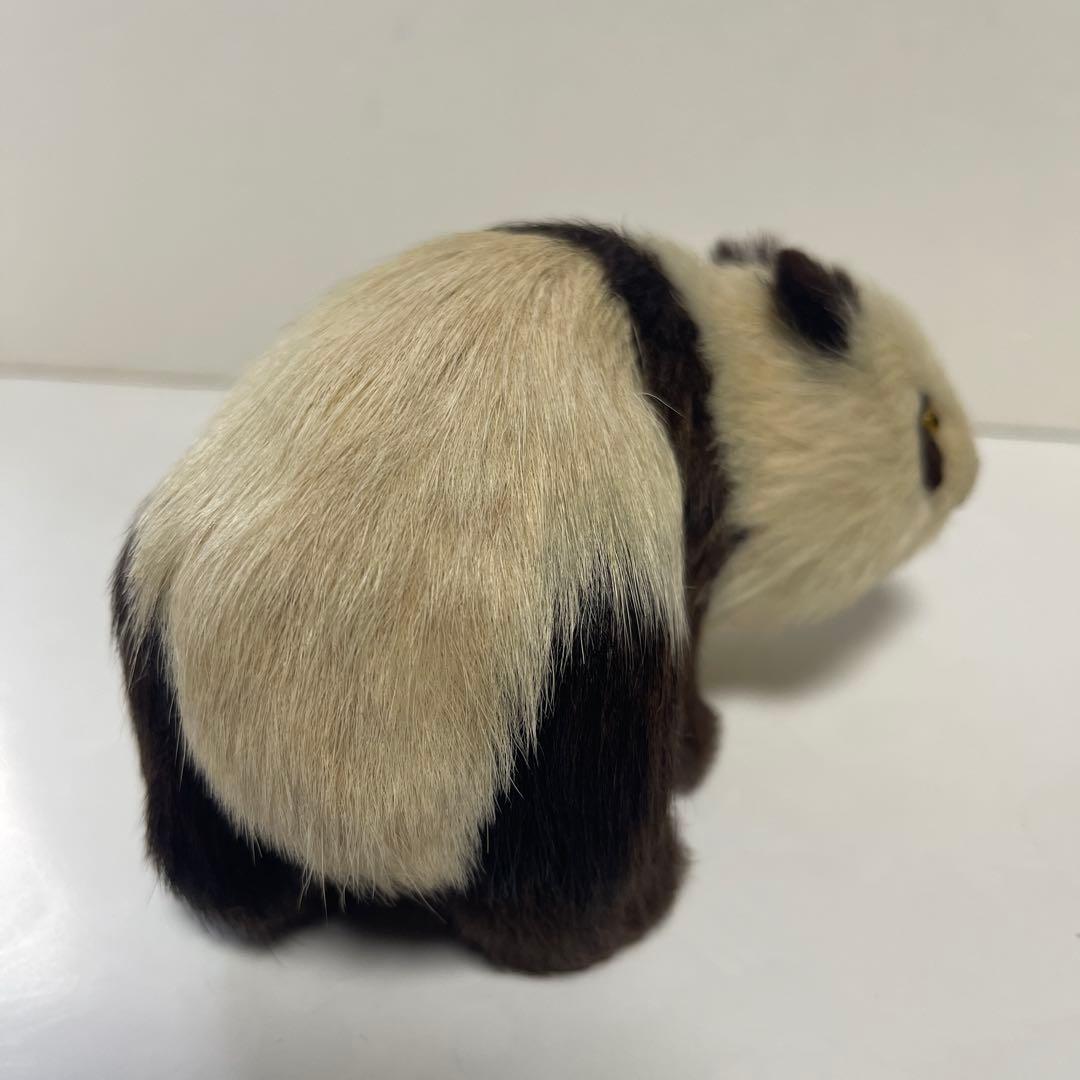 超リアルなパンダの置物 本物の様！ 全長約15cm 幅約8㎝　体重約180g