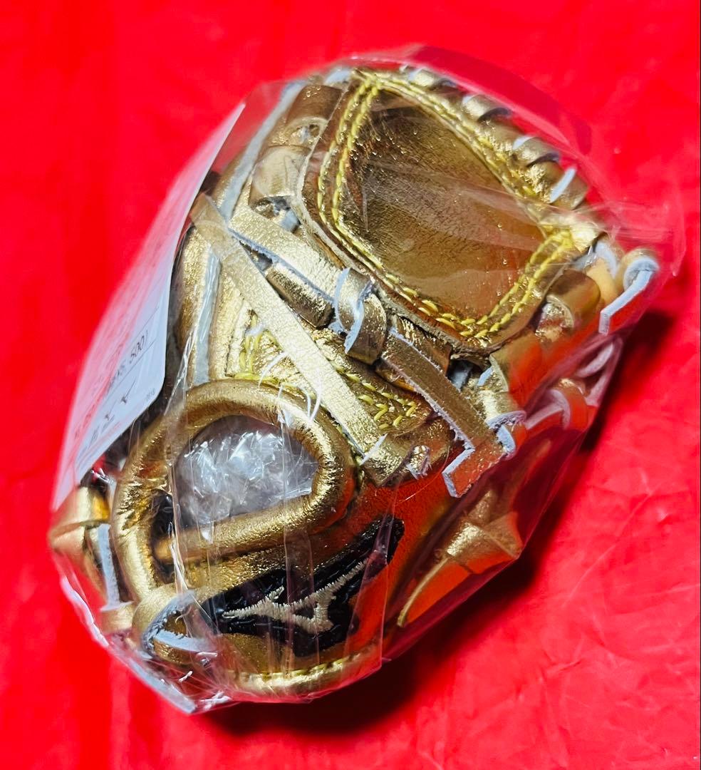 【新品】ミズノ　ミニチュアグラブストラップ　ゴールド