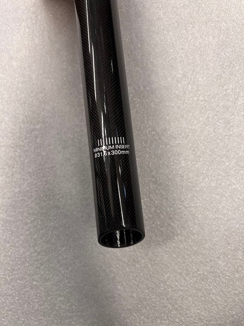 モスト カーボンシートポスト 31.6mm×300mm