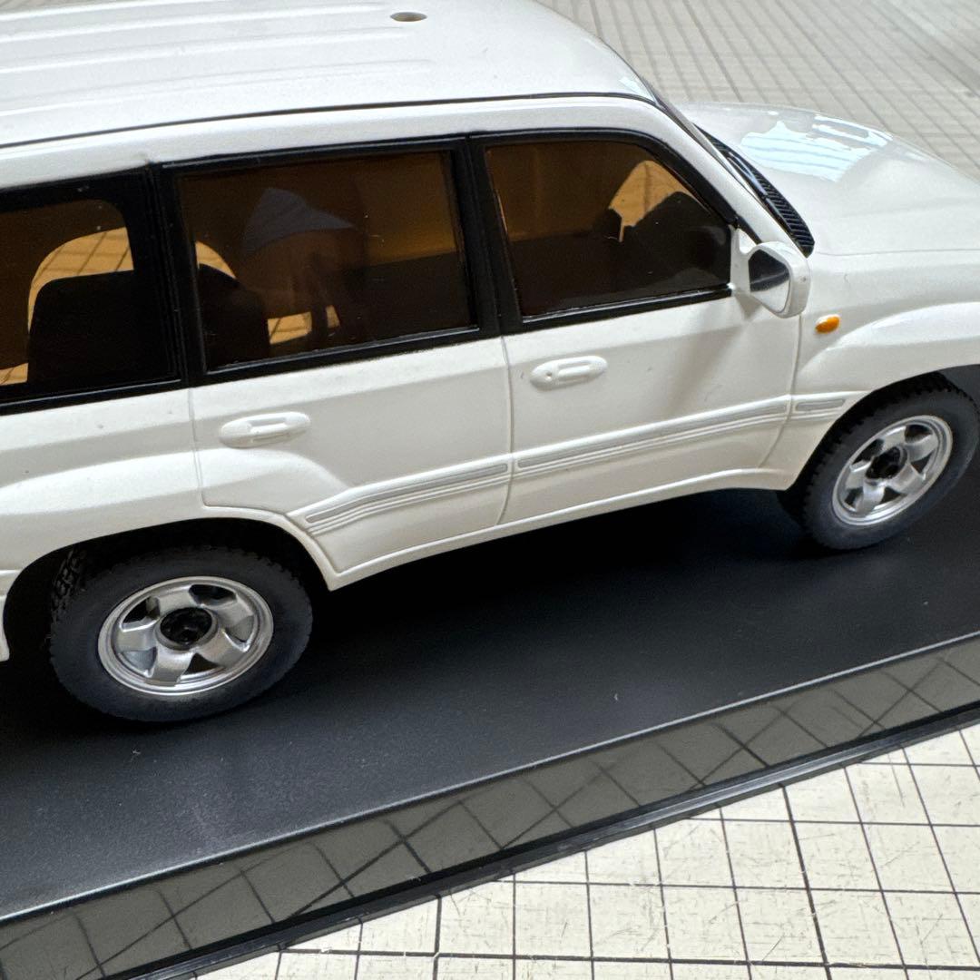京商KYOSHO　オートスケールコレクション　ランドクルーザー100 パールWH