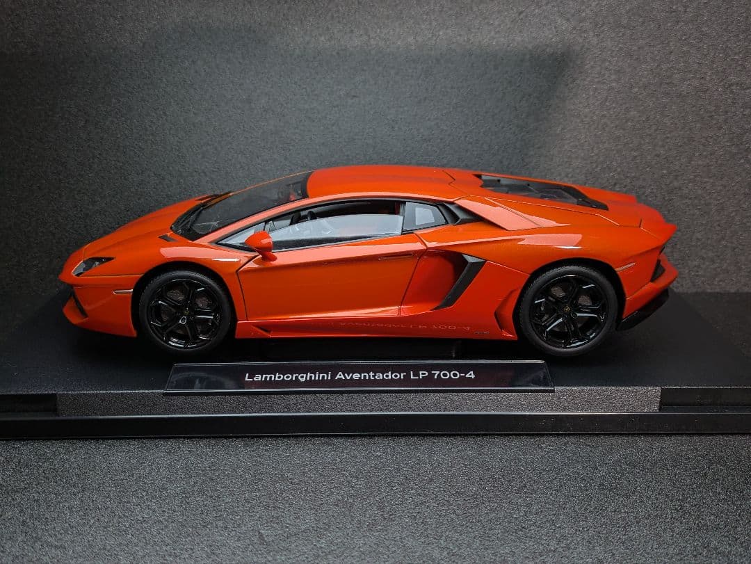 1/18 ウィリー Welly ランボルギーニ アヴェンタドール ミニカー