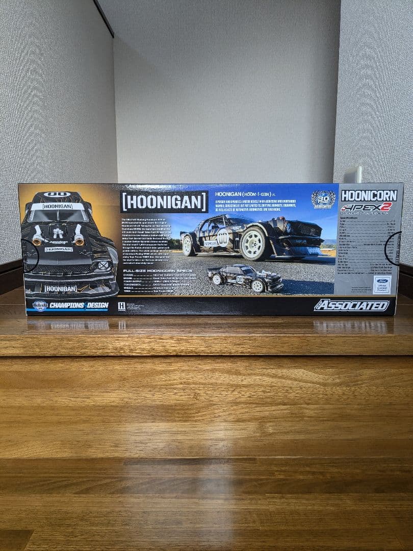 アソシエイテッド　AS30124 Apex2 Hoonicorn RTR 未開封