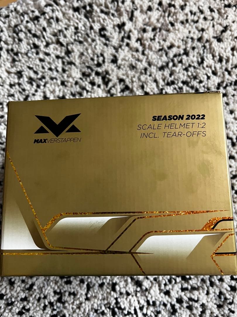 美品 1/2 マックス・フェルスタッペン 2022 本戦用 ヘルメット