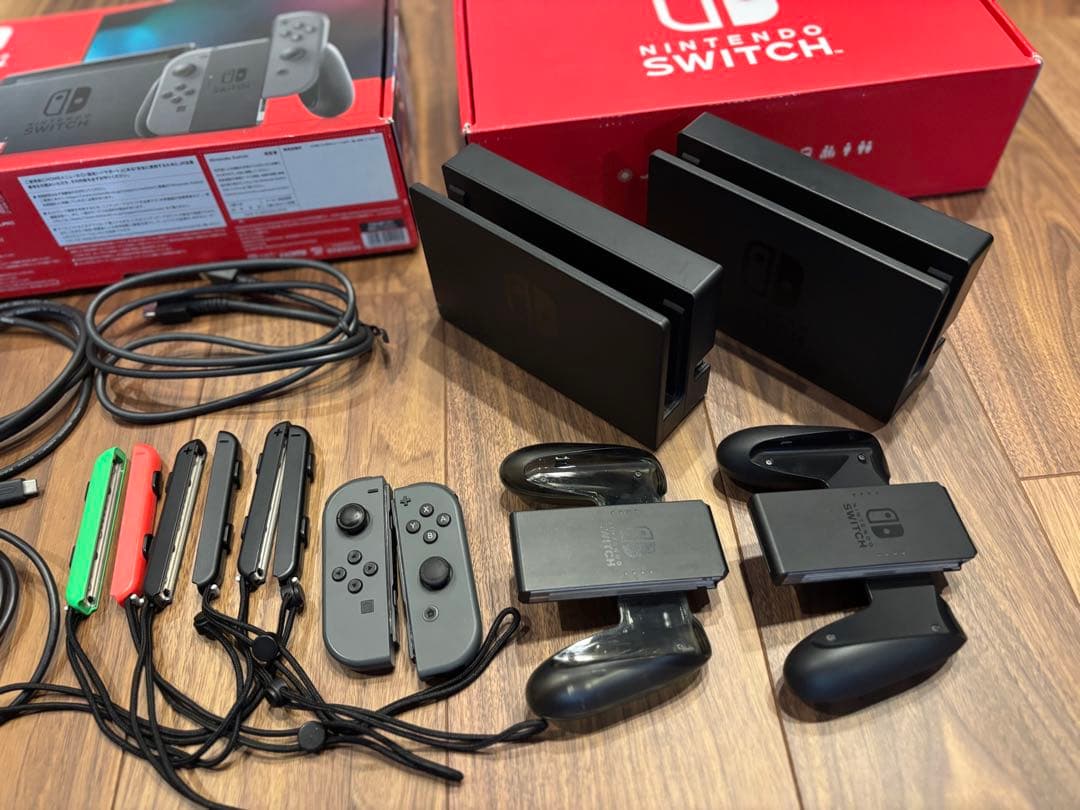 スイッチSwitch 本体2個セット（電源一つ欠品、コントローラー若干不良あり）