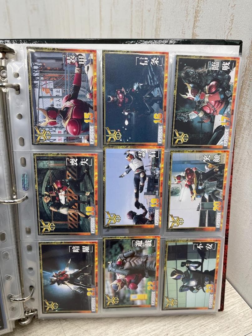 仮面ライダークウガ トレーディングコレクション バインダー カード175枚