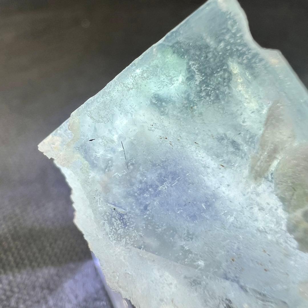 ヤオガンシャン産　「水浅葱色（みずあさぎいろ）」フローライト